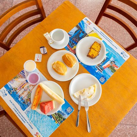 Diroma Fiori Hotel - Bvtur Caldas Novas Kültér fotó